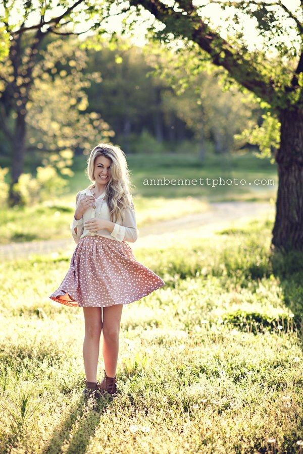 Stand out with These 21 Senior Picture Ideas ...