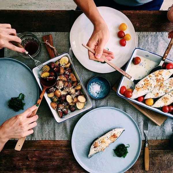 human action, dish, meal, food, lunch,