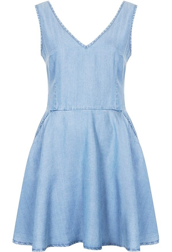 9 Chambray Clothes That Are Perfect for Creating Casually Chic Looks ...