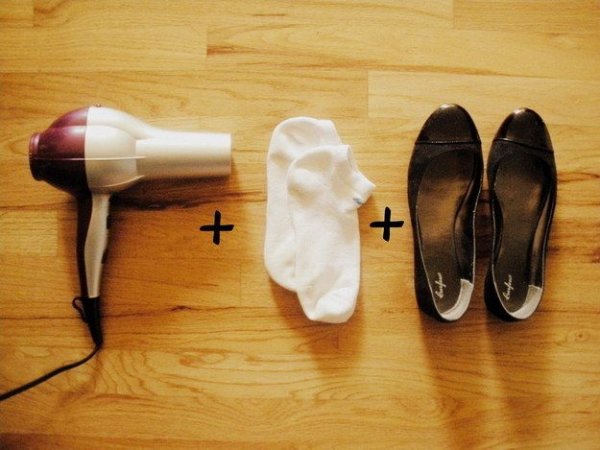 Break in Your Shoes with a Blow-Dryer to Avoid Blisters on the Day of the Party