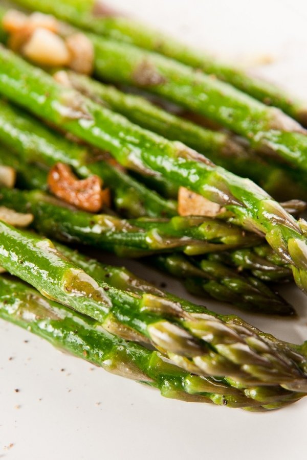 Sautéed Garlic Asparagus