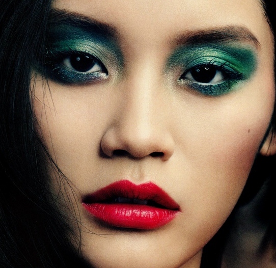 Soft Green - 8 Trendy Eyeshadow Colors to Try for Fall …