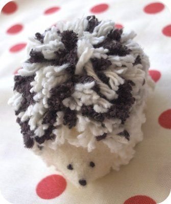 Hedgehog Pom Pom