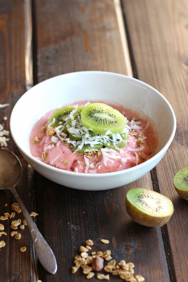 Tropical Smoothie Bowl