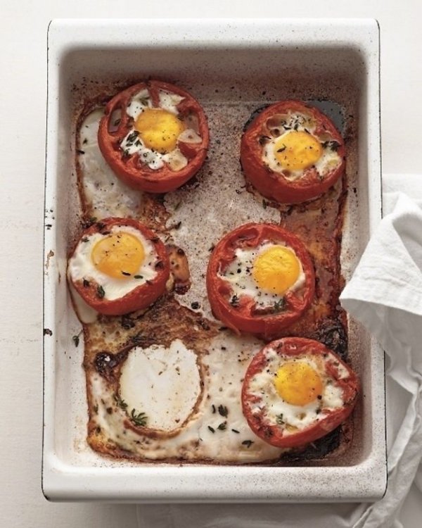 Baked Eggs in Whole Roasted Tomatoes