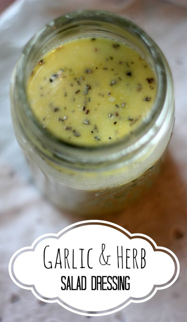 Homemade Garlic & Herb Salad Dressing