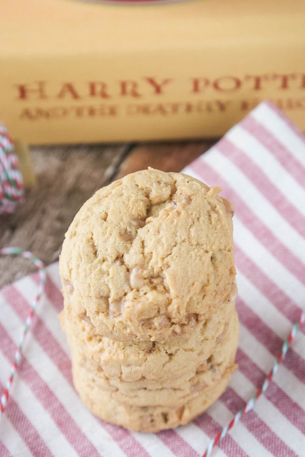 food, dessert, baked goods, cookies and crackers, breakfast,