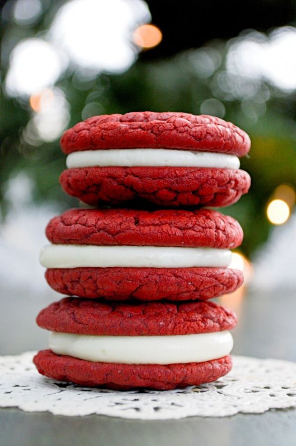 Red Velvet Whoopie Pies