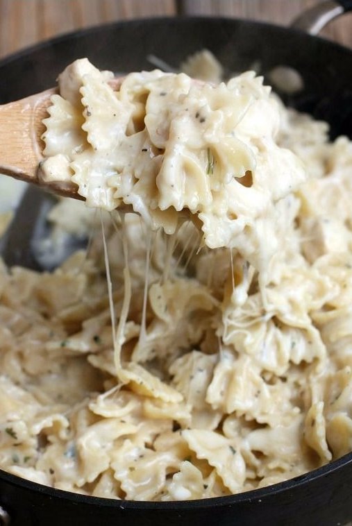 One-Pan Skinny Chicken Alfredo