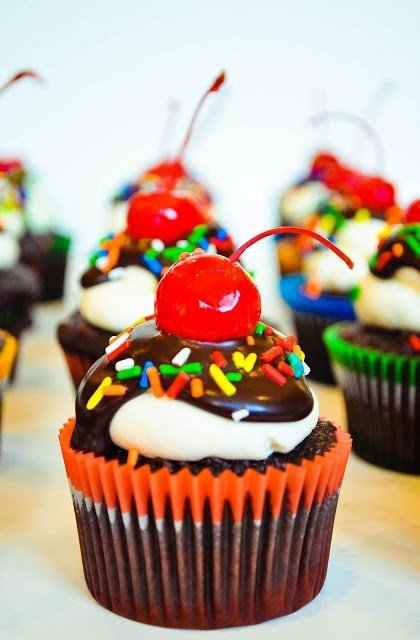 Kirsche auf Top Cupcakes