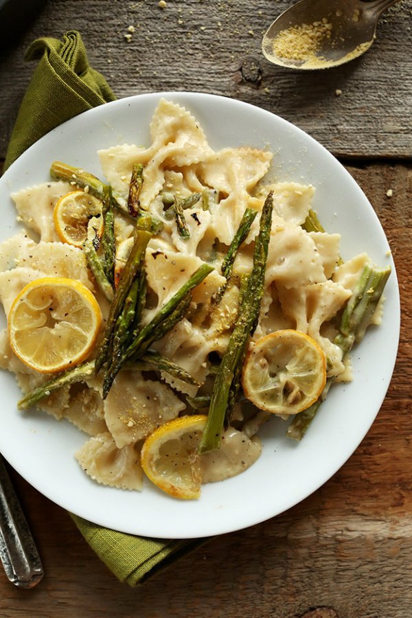 Creamy Lemon and Asparagus Pasta (V)