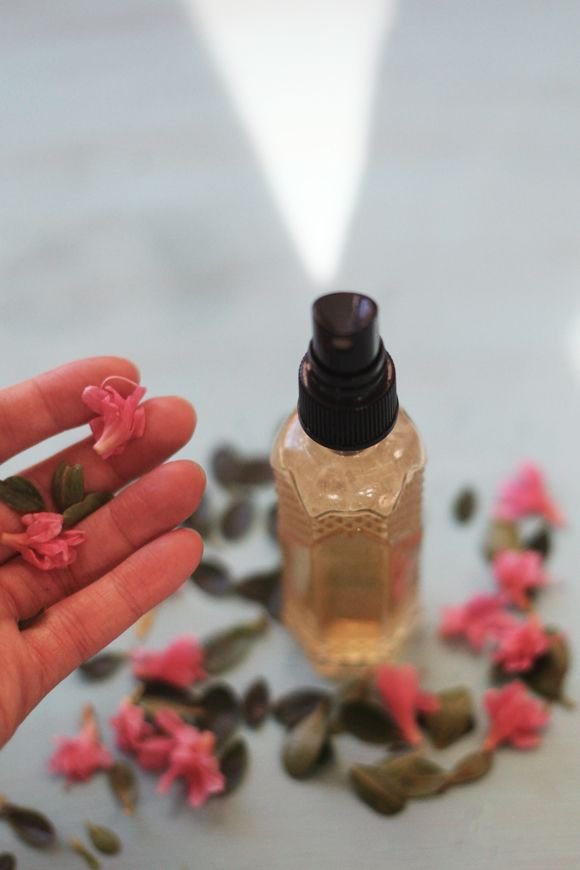 Homemade Herbal Tea Face Mist