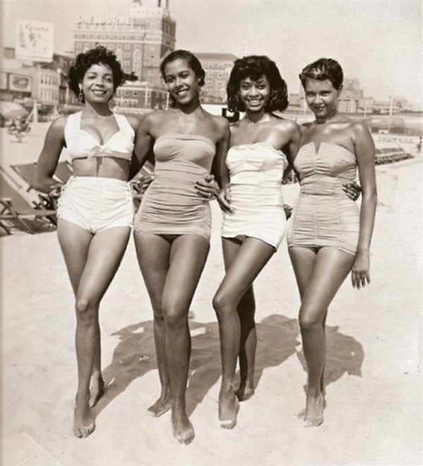 Retro Beach Fashion, 1950s