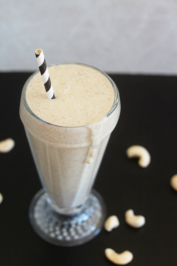 Creamy Cashew Cardamom Smoothie