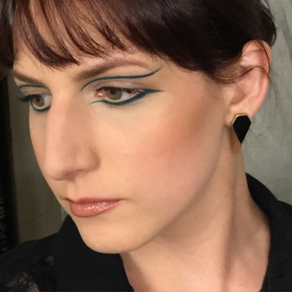 Jillian's Chanel-inspired Graphic Liner