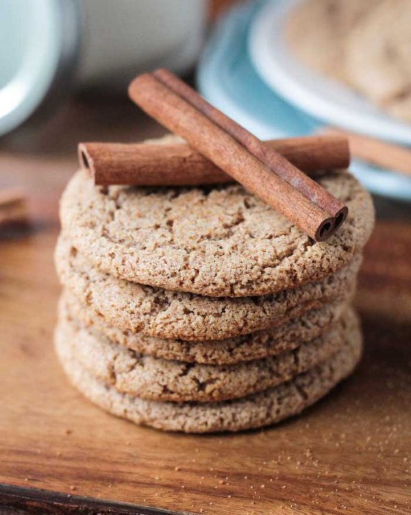 cookies and crackers, cookie, biscuit, snack, graham cracker,