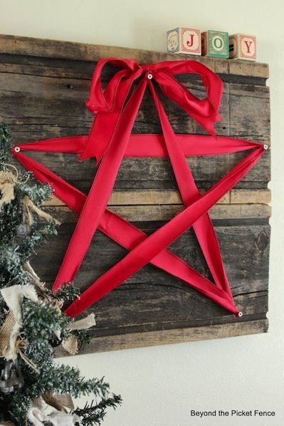 Reclaimed Wood and Ribbon Star