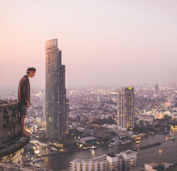 metropolitan area, skyline, skyscraper, atmospheric phenomenon, cityscape,