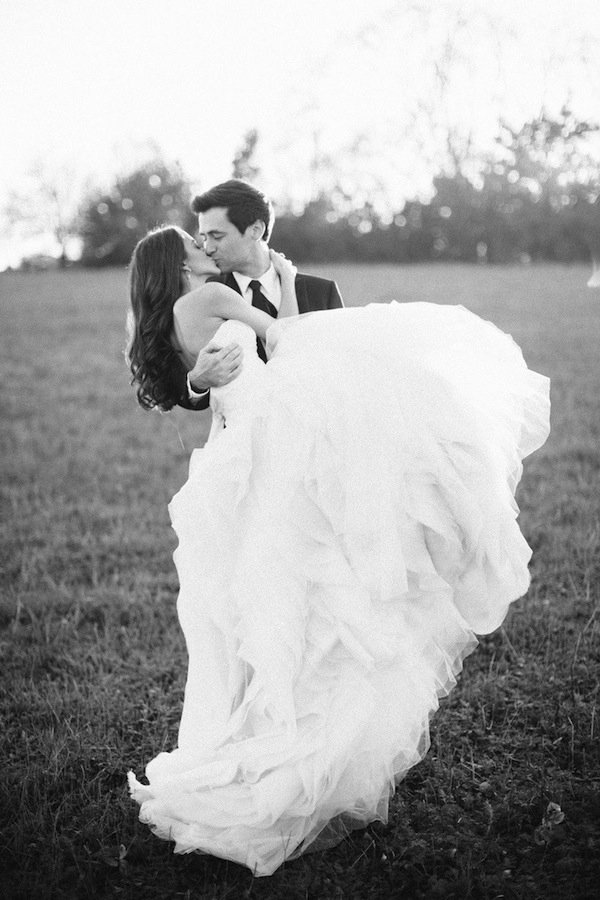 Top 10 Most Romantic Wedding Photo Ideas