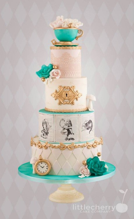 wedding cake,cake decorating,buttercream,sugar paste,food,