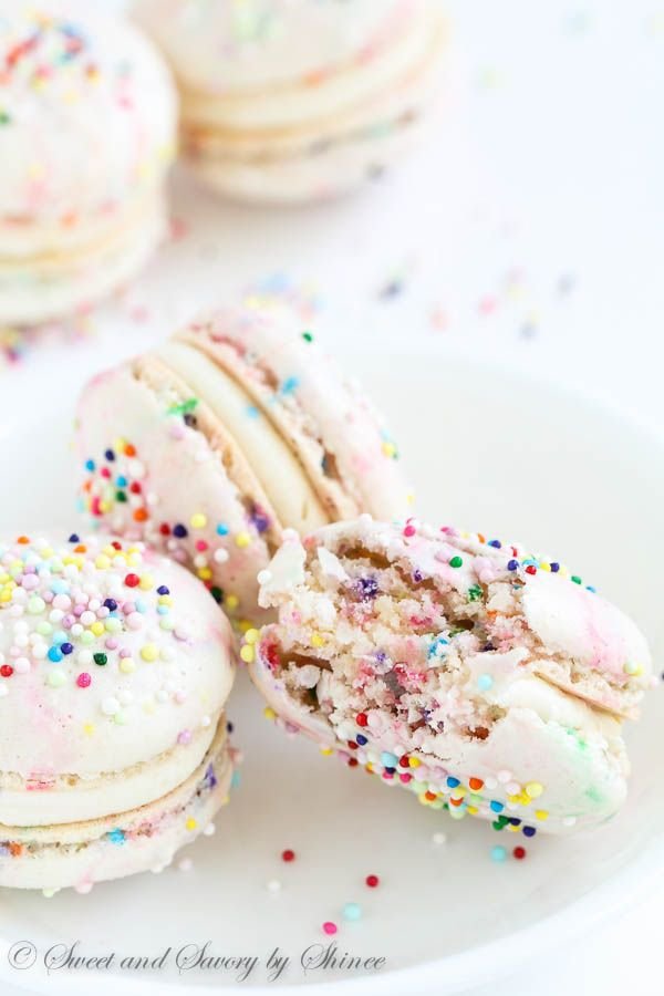 Funfetti Macarons