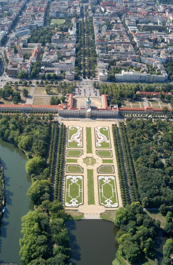 Walk in the Gardens at Schloss Charlottenburg