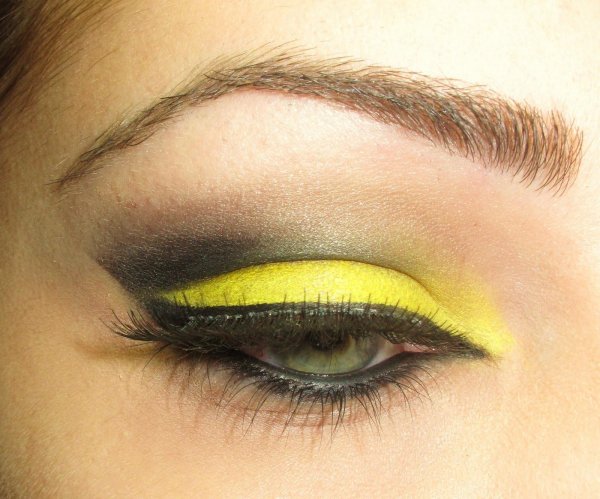 Yellow Lids