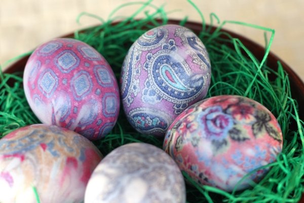 Silk-Dyed Eggs