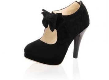 footwear,black,high heeled footwear,leather,shoe,