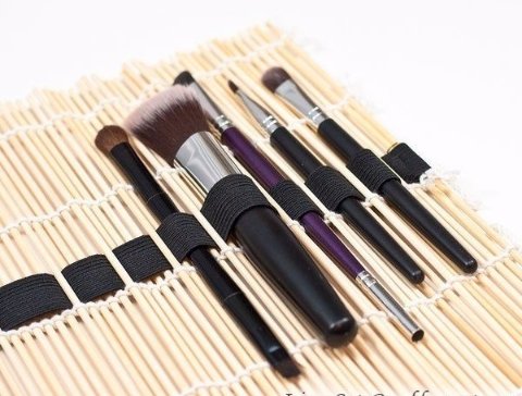 DIY Makeup Brush Roll