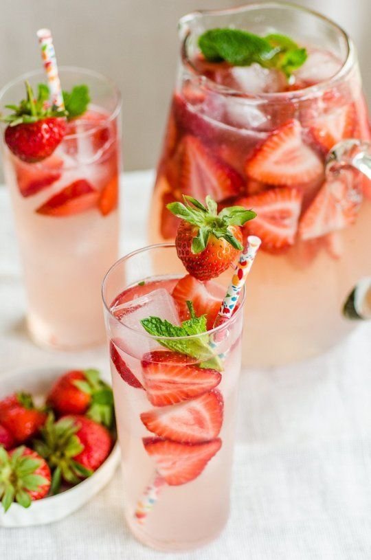 Strawberry Gin Smash