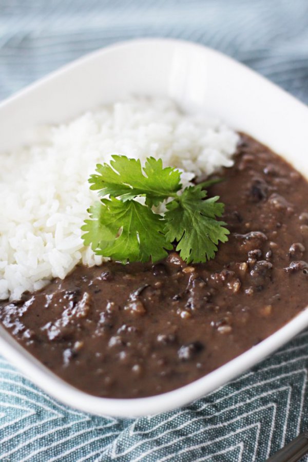 dish, cuisine, hayashi rice, mole sauce, gravy,