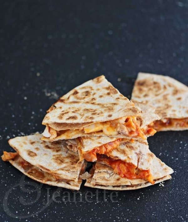 food,dish,tortilla chip,cuisine,quesadilla,