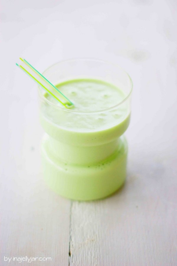 Almond Avocado Matcha Smoothie