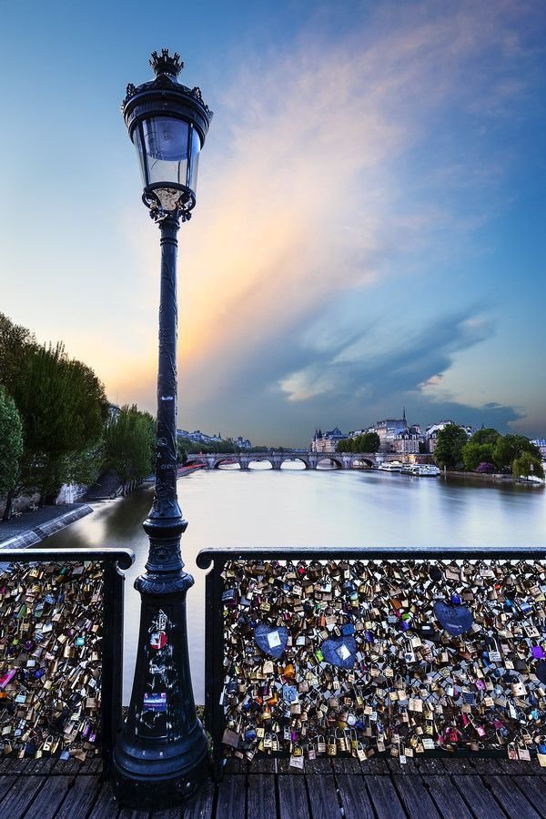 blue,landmark,structure,water,tower,