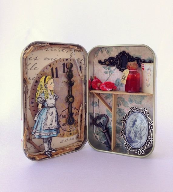 Alice in Wonderland Altered Altoid Tin