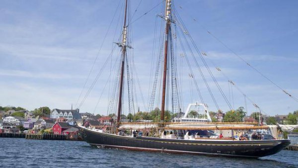 Visit the Historic Working Port of Lunenburg