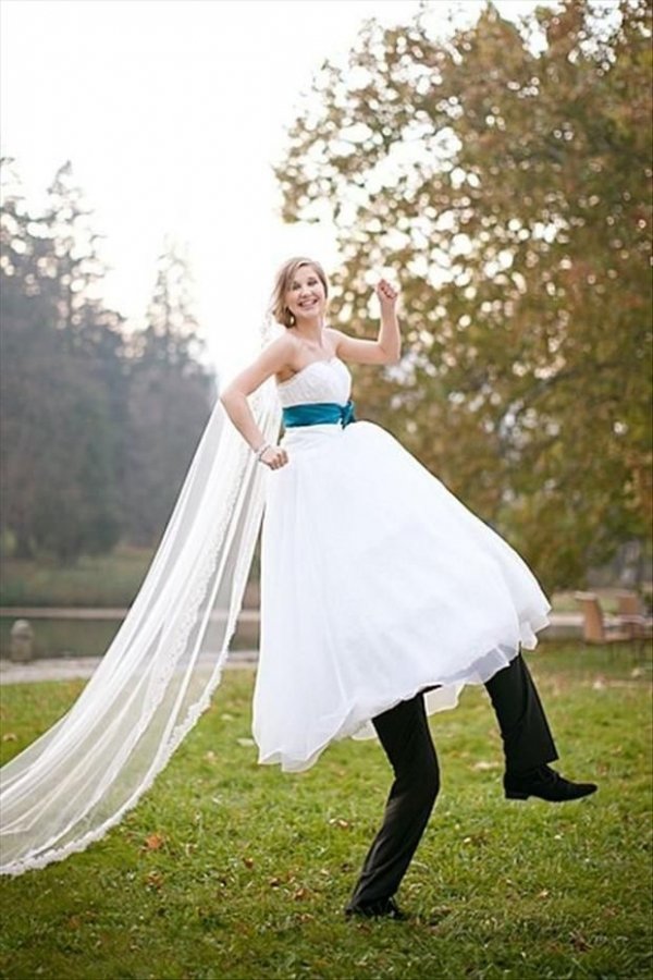 bride,woman,wedding dress,person,clothing,