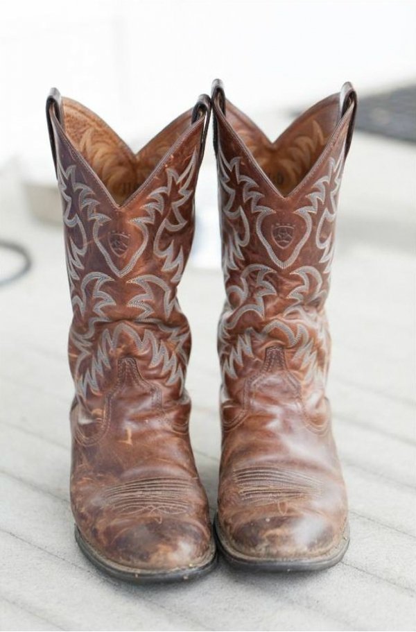 36 Pairs of Cowboy Boots to Wake up Your Country Side