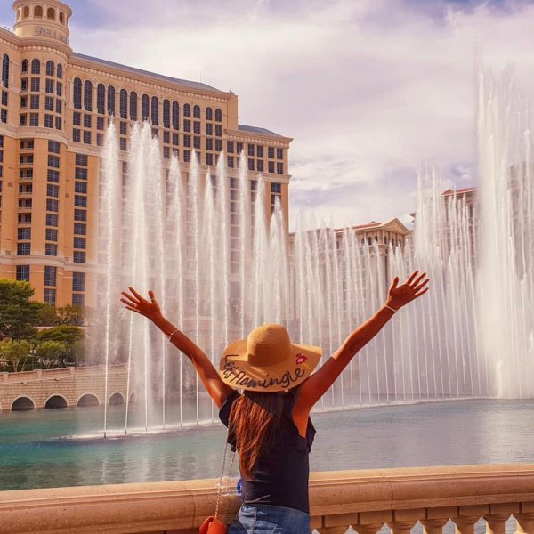 water, water feature, fountain, leisure, tourist attraction,