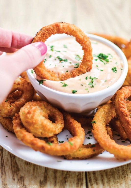 Spicy Chipotle Fry Sauce with Onion Rings