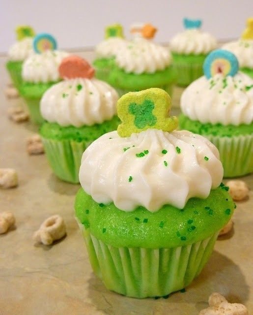 Cute Lucky Charm Cupcakes