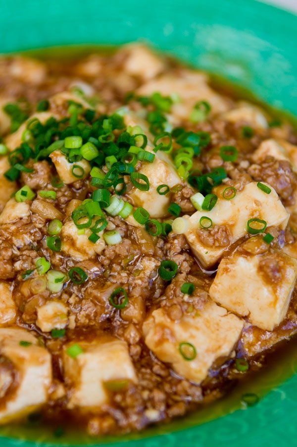 Mápó Dòufu (Tofu and Ground Beef in Chili Sauce)