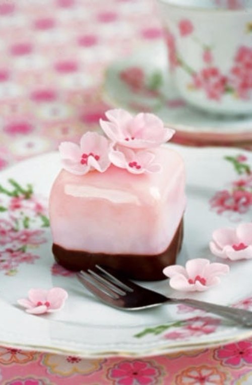 Mini Cherry Blossom Cakes