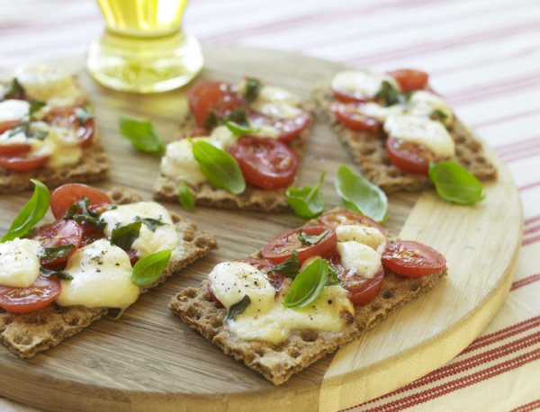 Mini Crispbread Pizzas