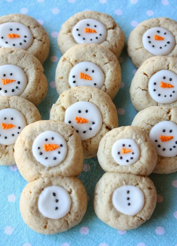 Thumbprint Snowman Cookie