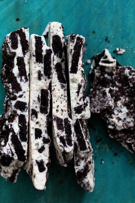 Oreo Cookie Bark