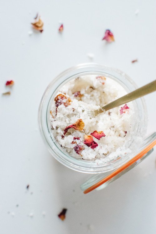 Edible Coconut and Rose Scrub