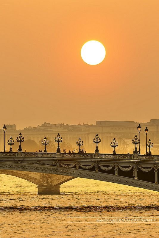 Pont Alexandre III,horizon,atmospheric phenomenon,sunrise,dawn,