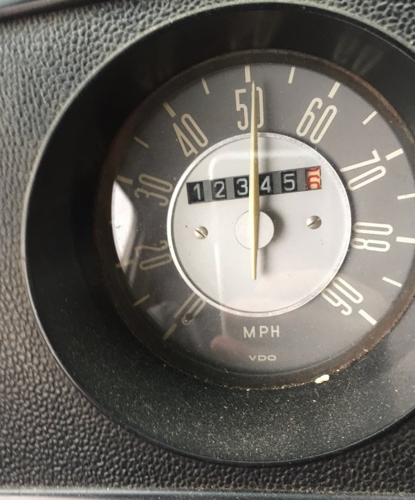 gauge,wheel,clock,tachometer,hand,